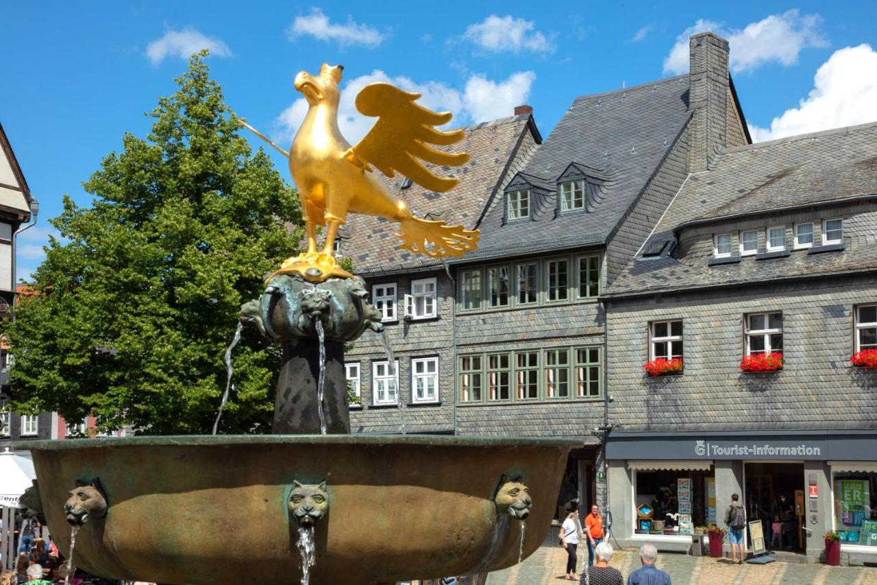 Haus Mittenmank Am Marktplatz Goslar Exterior photo