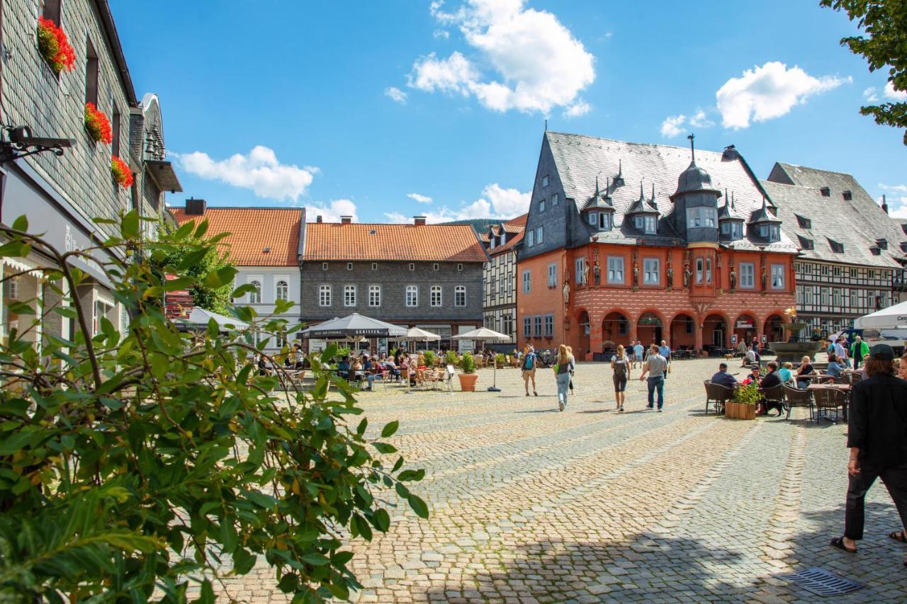 Haus Mittenmank Am Marktplatz Goslar Exterior photo